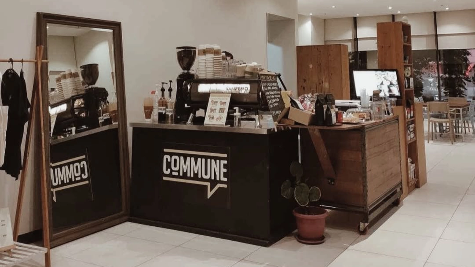 Commune Cafe + Bar